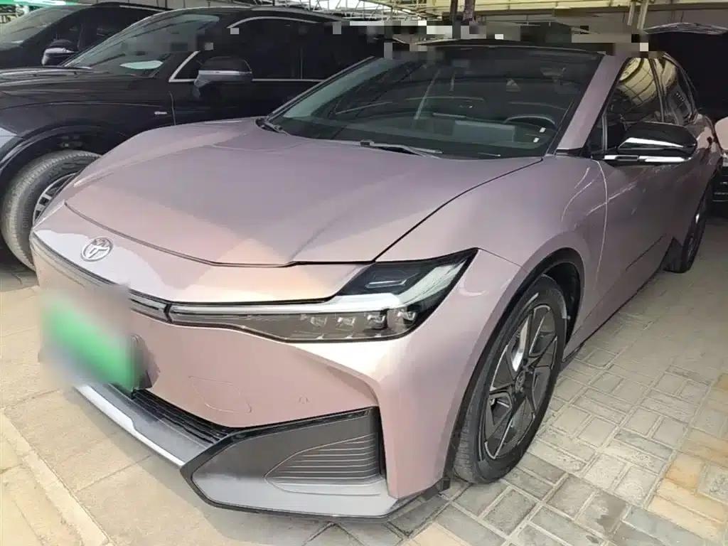 Toyota bZ3 2023 model, 616km long range Premium — миниатюра 2