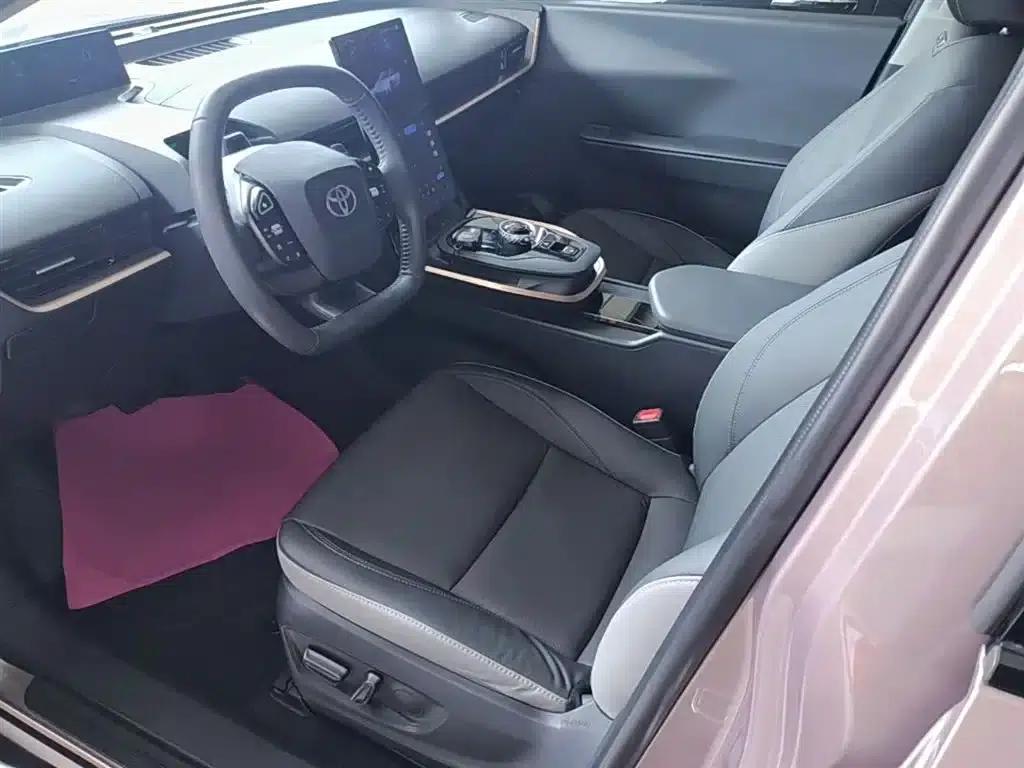 Toyota bZ3 2023 model, 616km long range Premium — миниатюра 15