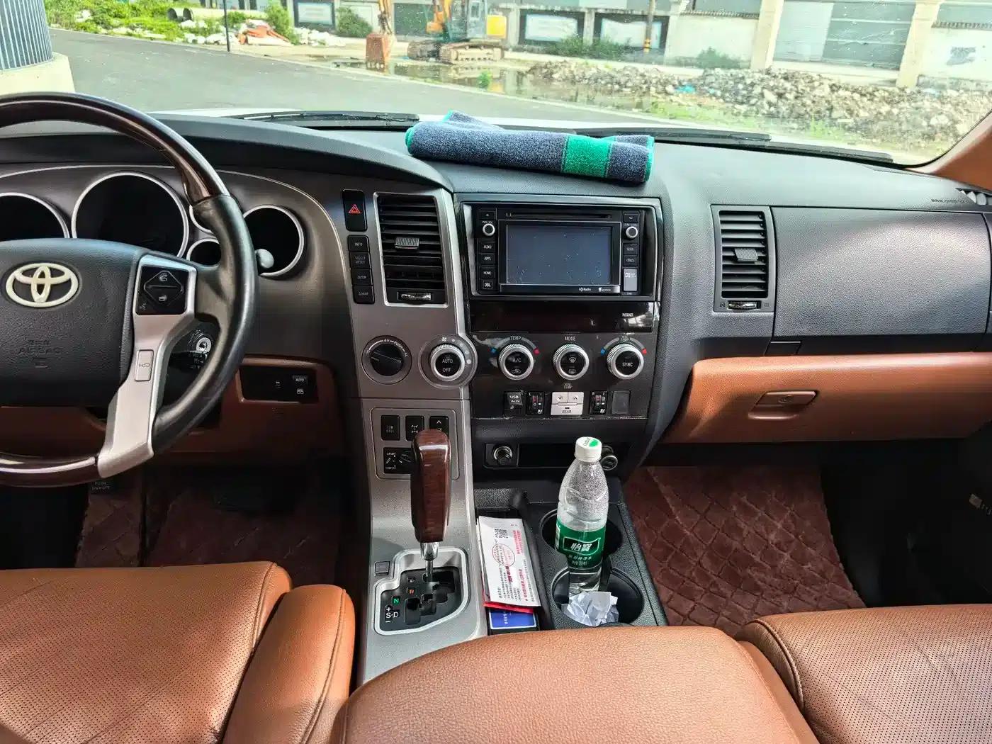 Sequoia 2010 5.7 Platinum Edition — миниатюра 5