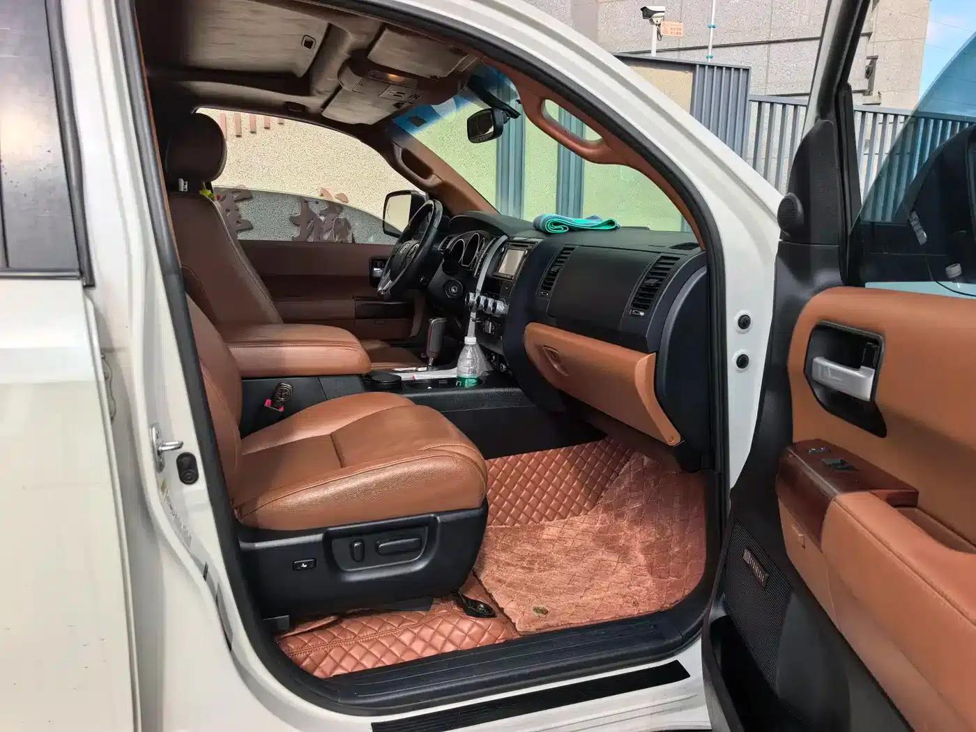 Sequoia 2010 5.7 Platinum Edition — миниатюра 7