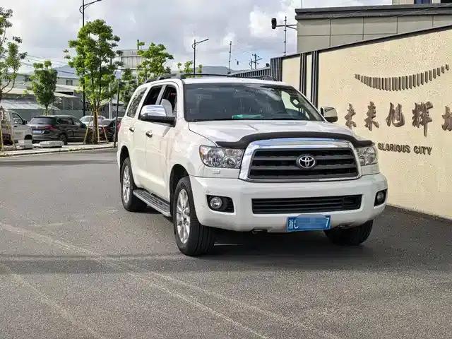 Sequoia 2010 5.7 Platinum Edition