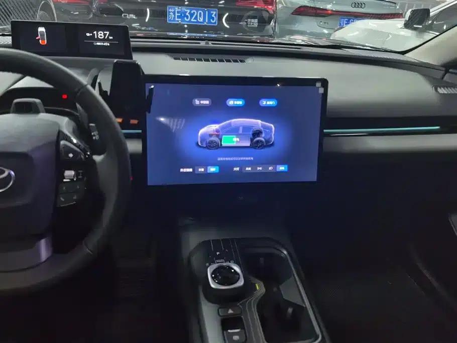 Toyota BZ5 2025 550 PRO — миниатюра 13