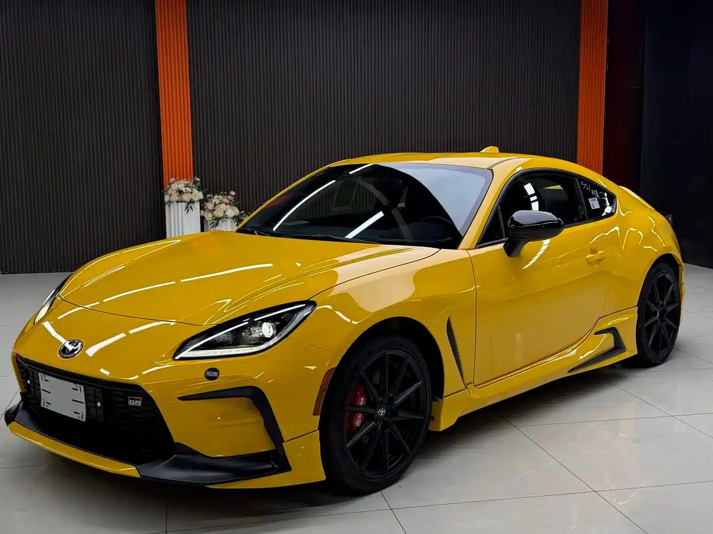 Toyota 86 2026 2.4L GR 86 Yuzu Limited Edition — миниатюра 1