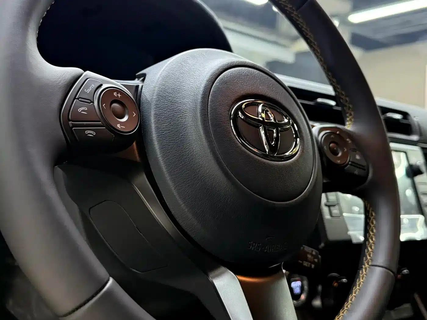 Toyota 86 2026 2.4L GR 86 Yuzu Limited Edition — миниатюра 18