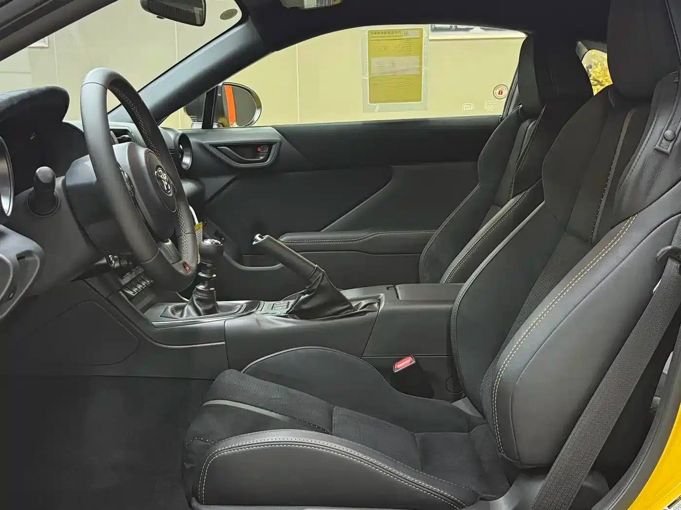 Toyota 86 2026 2.4L GR 86 Yuzu Limited Edition — миниатюра 21