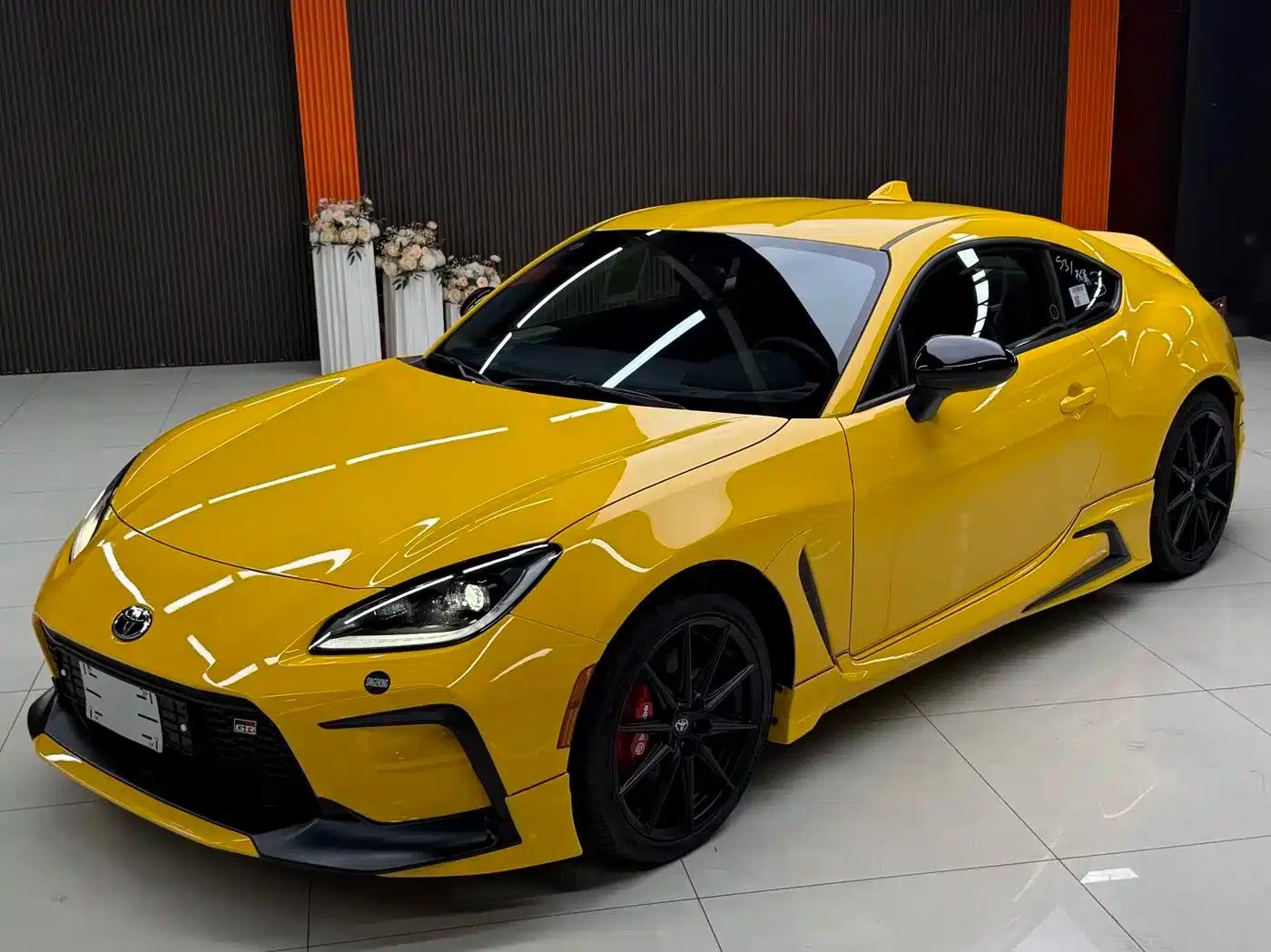 Toyota 86 2026 2.4L GR 86 Yuzu Limited Edition — миниатюра 4