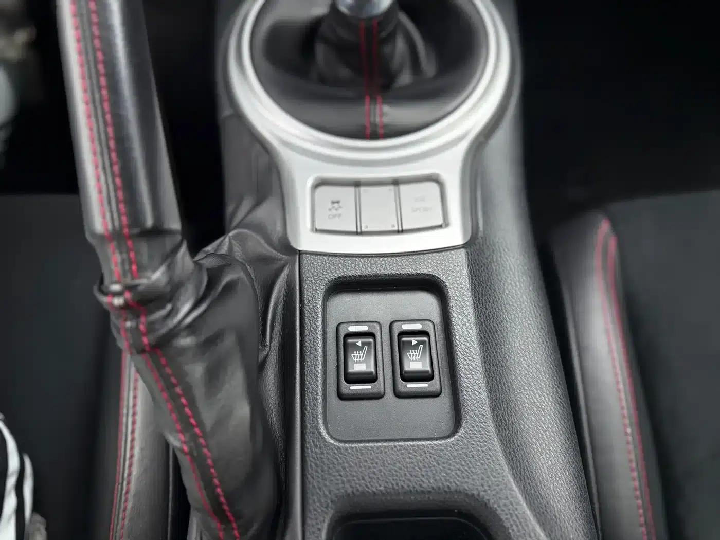 Toyota 86 2017 2.0L Manual Deluxe — миниатюра 11