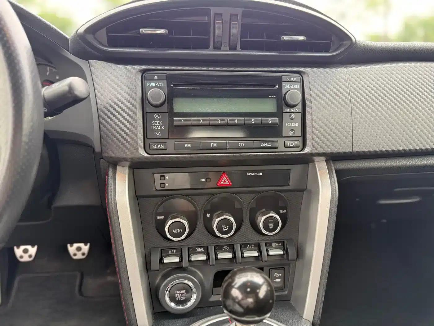 Toyota 86 2017 2.0L Manual Deluxe — миниатюра 10
