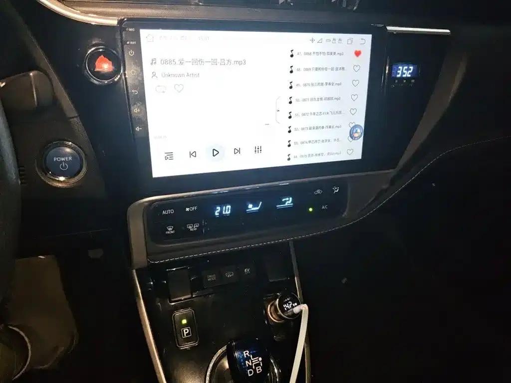 Corolla Hybrid E+ 2019 1.8L E-CVT Leading Edition — миниатюра 6