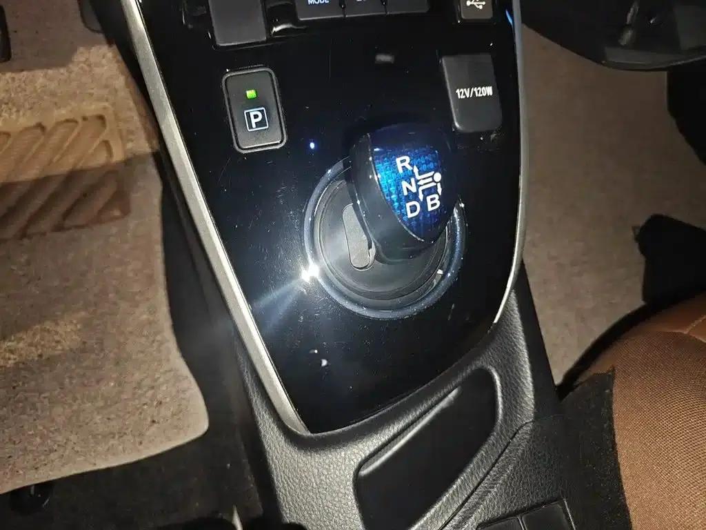 Corolla Hybrid E+ 2019 1.8L E-CVT Luxury Edition — миниатюра 11