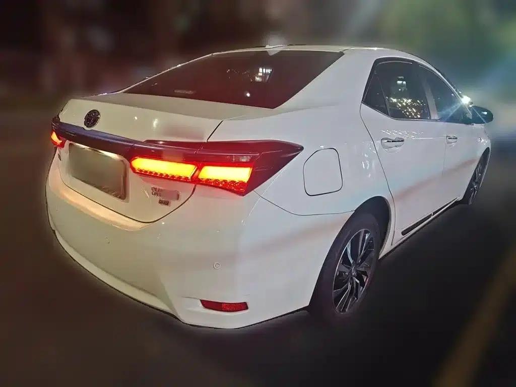 Corolla Hybrid E+ 2019 1.8L E-CVT Luxury Edition — миниатюра 5
