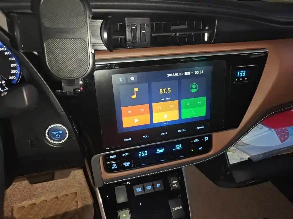 Corolla Hybrid E+ 2019 1.8L E-CVT Luxury Edition — миниатюра 10