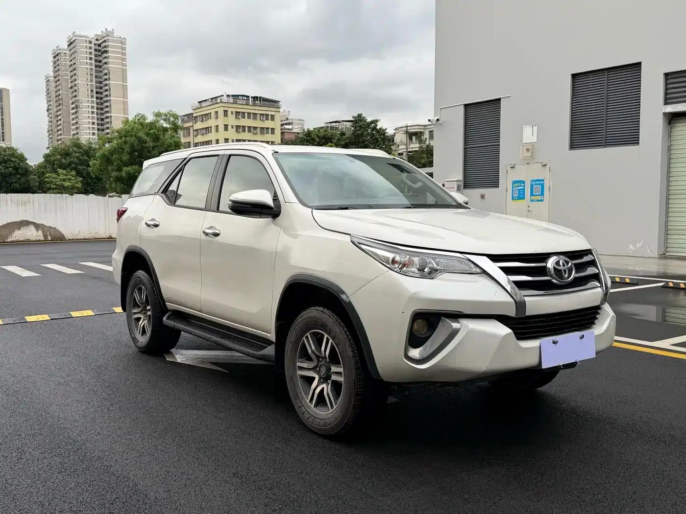Fortuner 2016 2.7L Middle East Edition — миниатюра 3