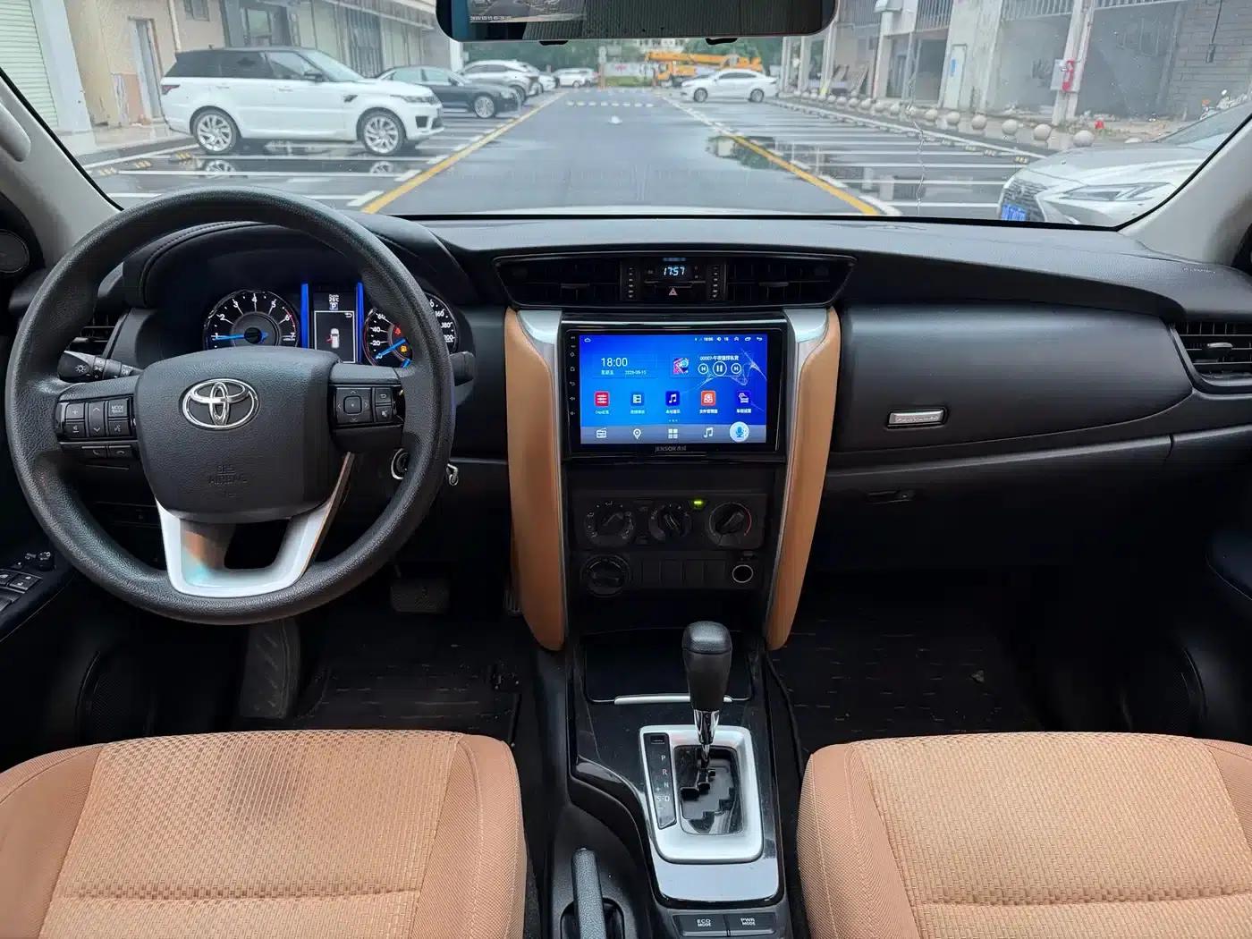 Fortuner 2016 2.7L Middle East Edition — миниатюра 5