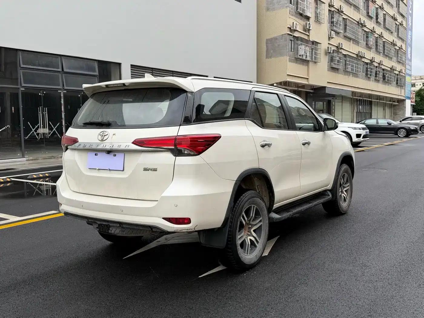 Fortuner 2016 2.7L Middle East Edition — миниатюра 9