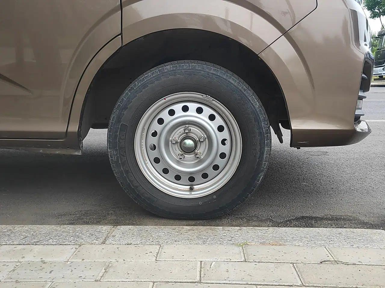 Foton Scenic G5 2023 2.0L Gasoline Commercial Version Open-Window 10-Seater DAN20L — миниатюра 8
