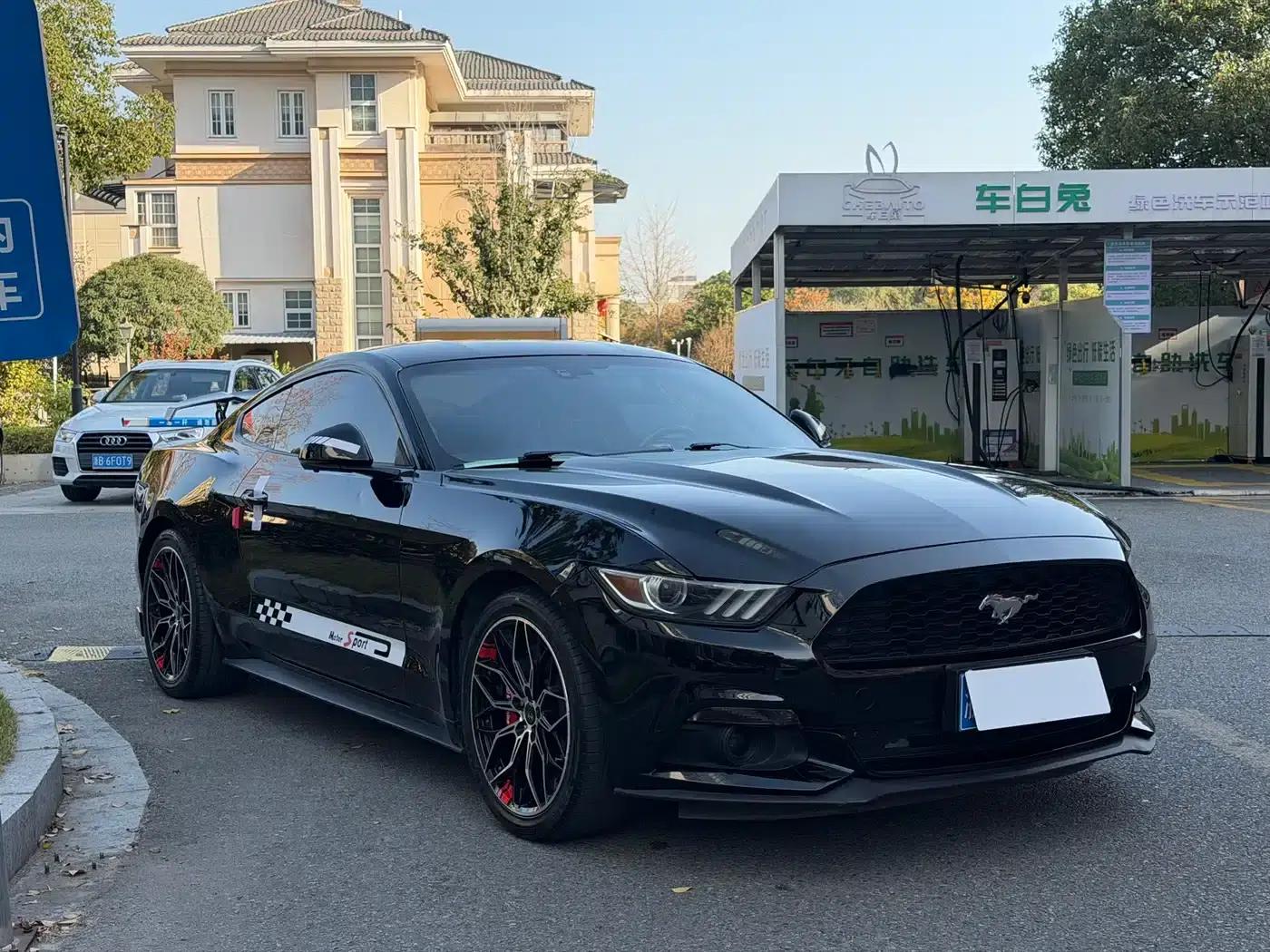 2017 Mustang 2.3T Performance Edition — миниатюра 3