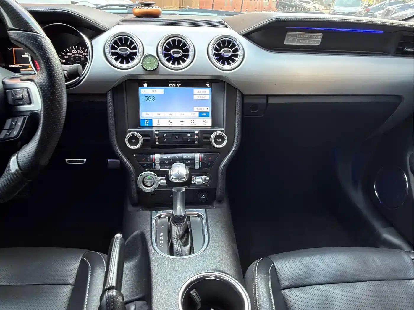 2017 Mustang 2.3T Performance Edition — миниатюра 8