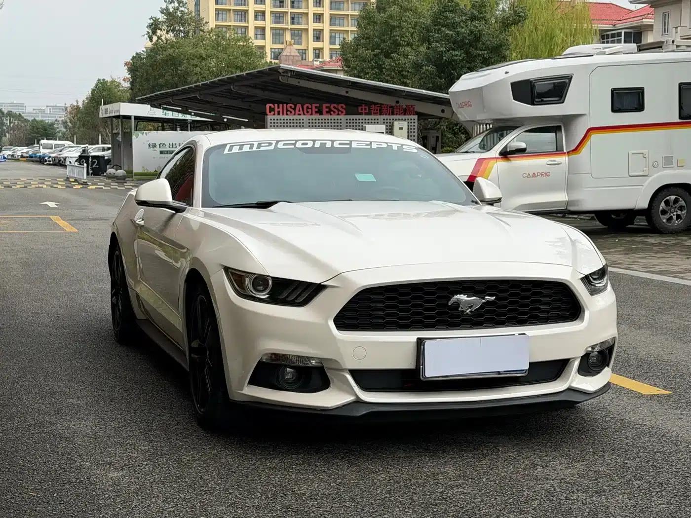 2017 Mustang 2.3T Performance Edition — миниатюра 3