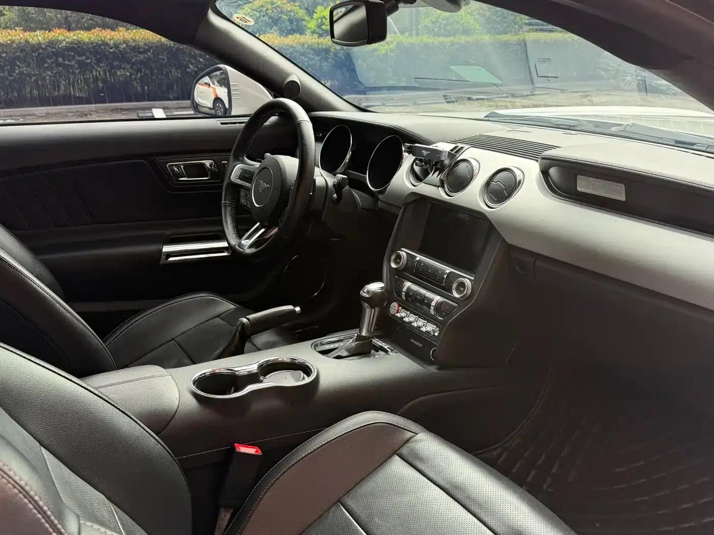 2017 Mustang 2.3T Performance Edition — миниатюра 6