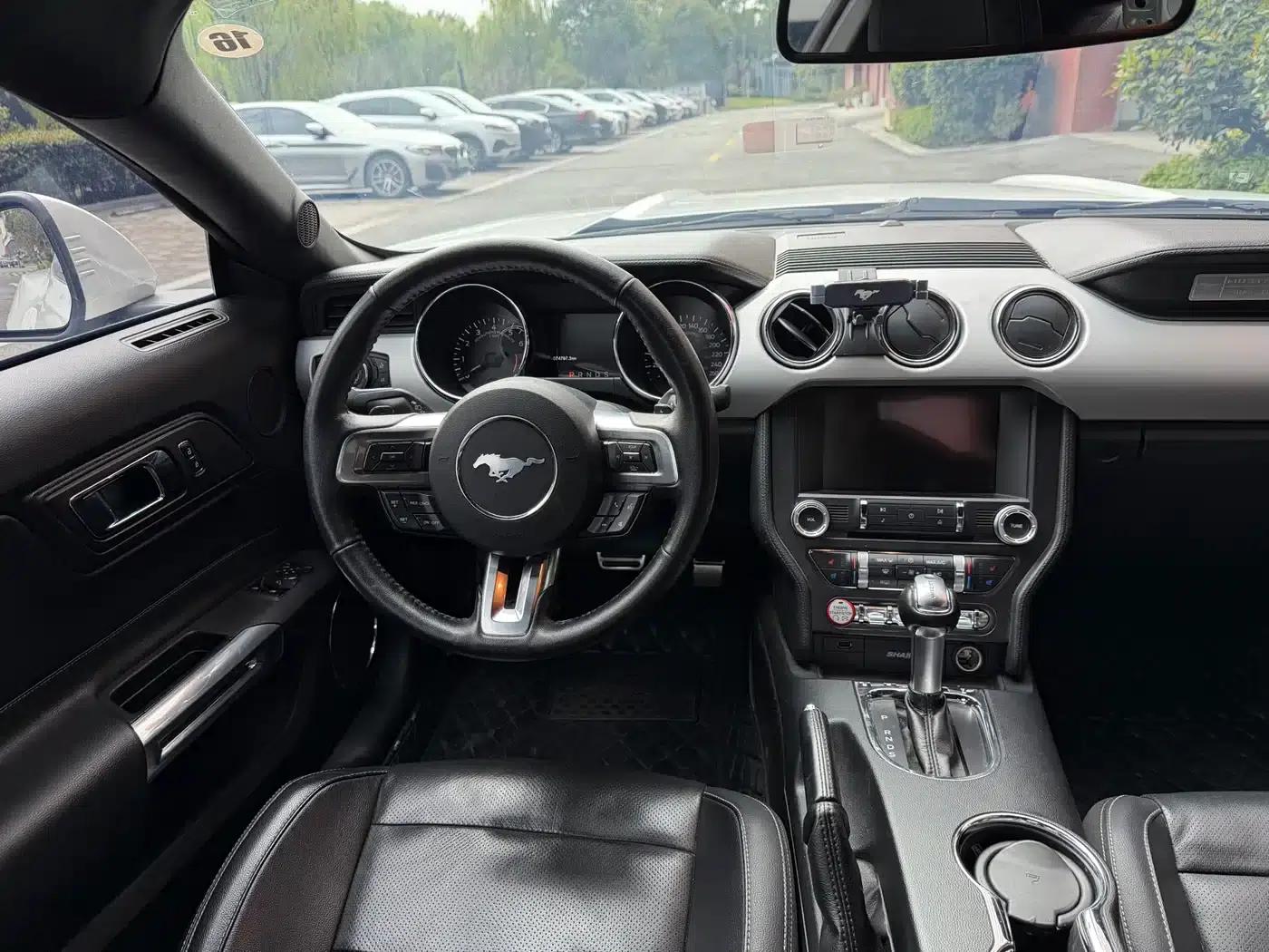 2017 Mustang 2.3T Performance Edition — миниатюра 9