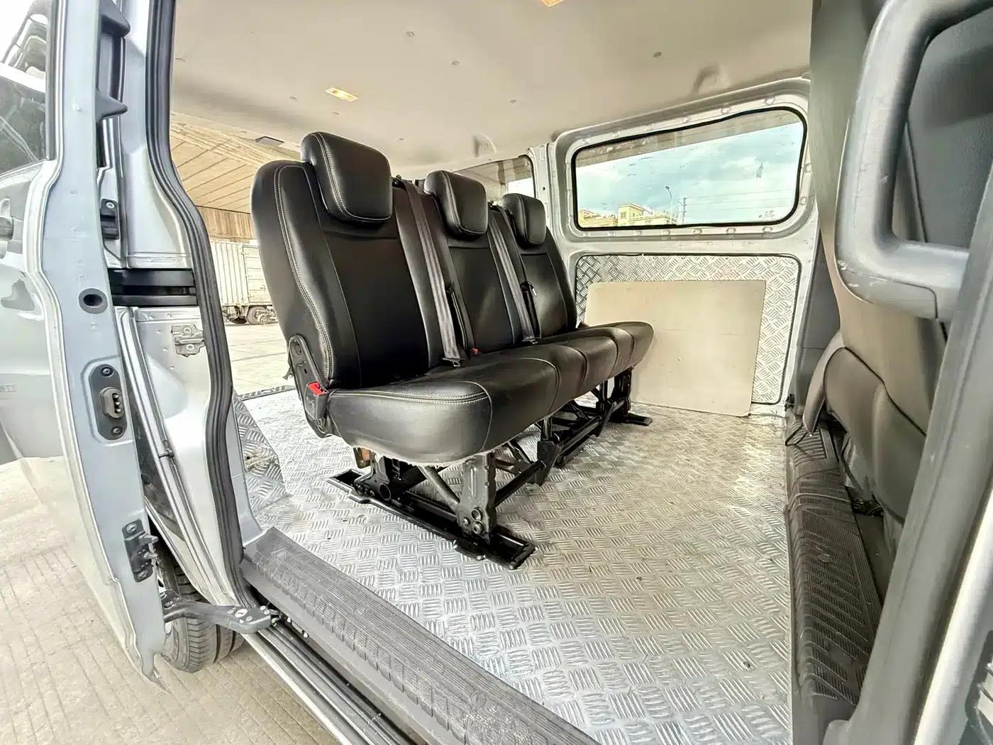 Ford Transit 2019 2.0T Diesel Multi-functional Commercial Vehicle, Short Wheelbase, Low Roof, 6 Seats, China VI Emission Standard — миниатюра 12