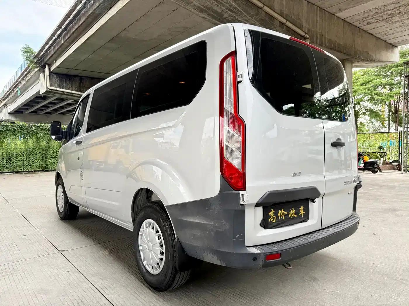 Ford Transit 2019 2.0T Diesel Multi-functional Commercial Vehicle, Short Wheelbase, Low Roof, 6 Seats, China VI Emission Standard — миниатюра 4