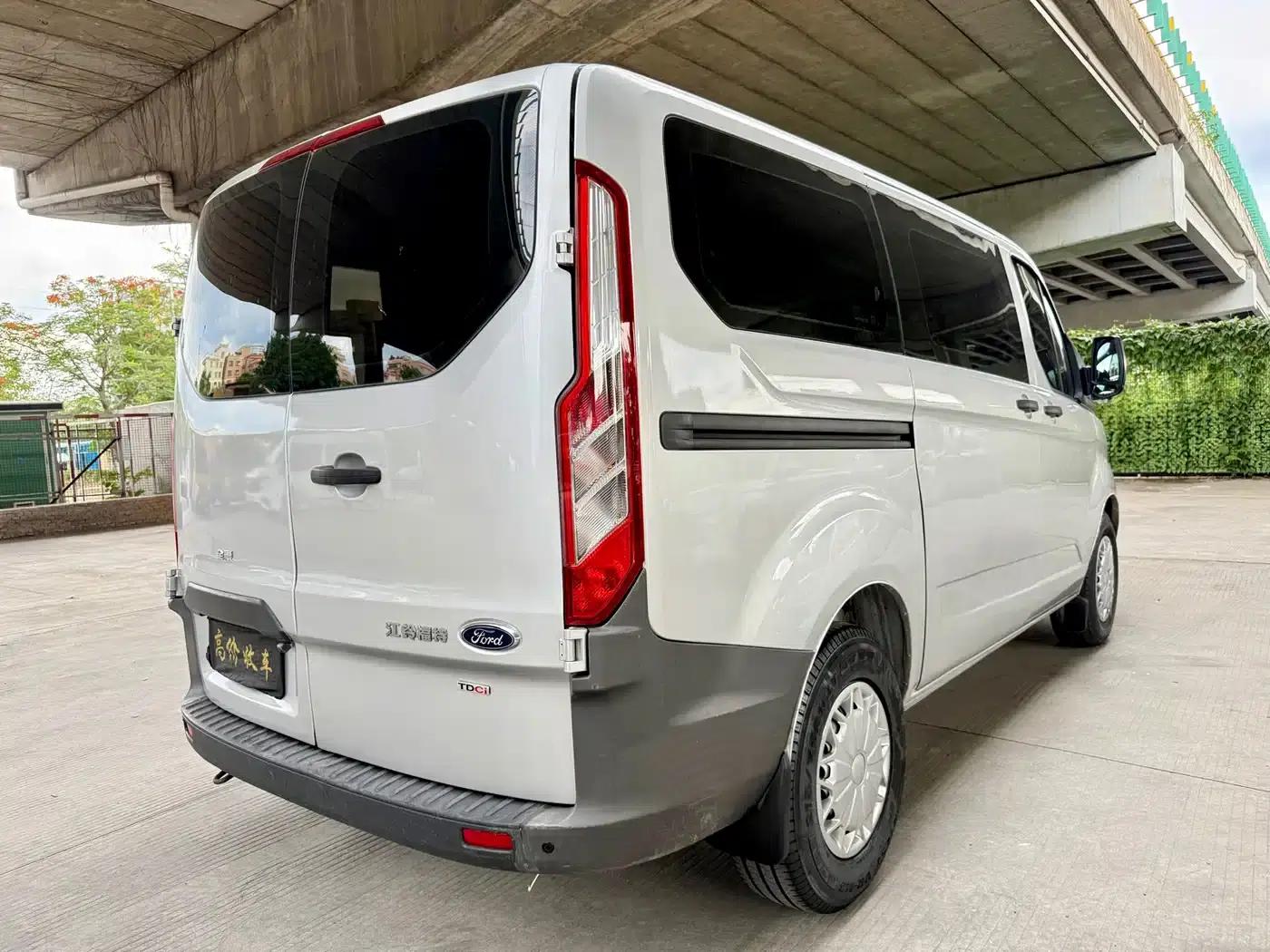 Ford Transit 2019 2.0T Diesel Multi-functional Commercial Vehicle, Short Wheelbase, Low Roof, 6 Seats, China VI Emission Standard — миниатюра 7