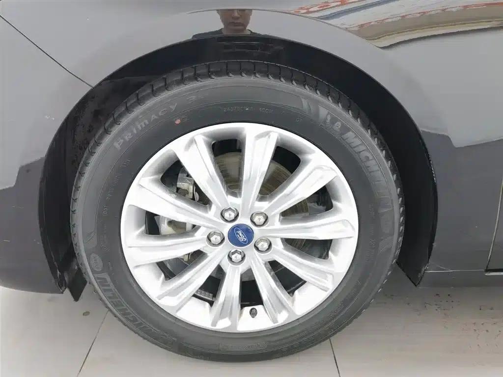 2019 Taurus EcoBoost 245 Enjoy Edition — миниатюра 17