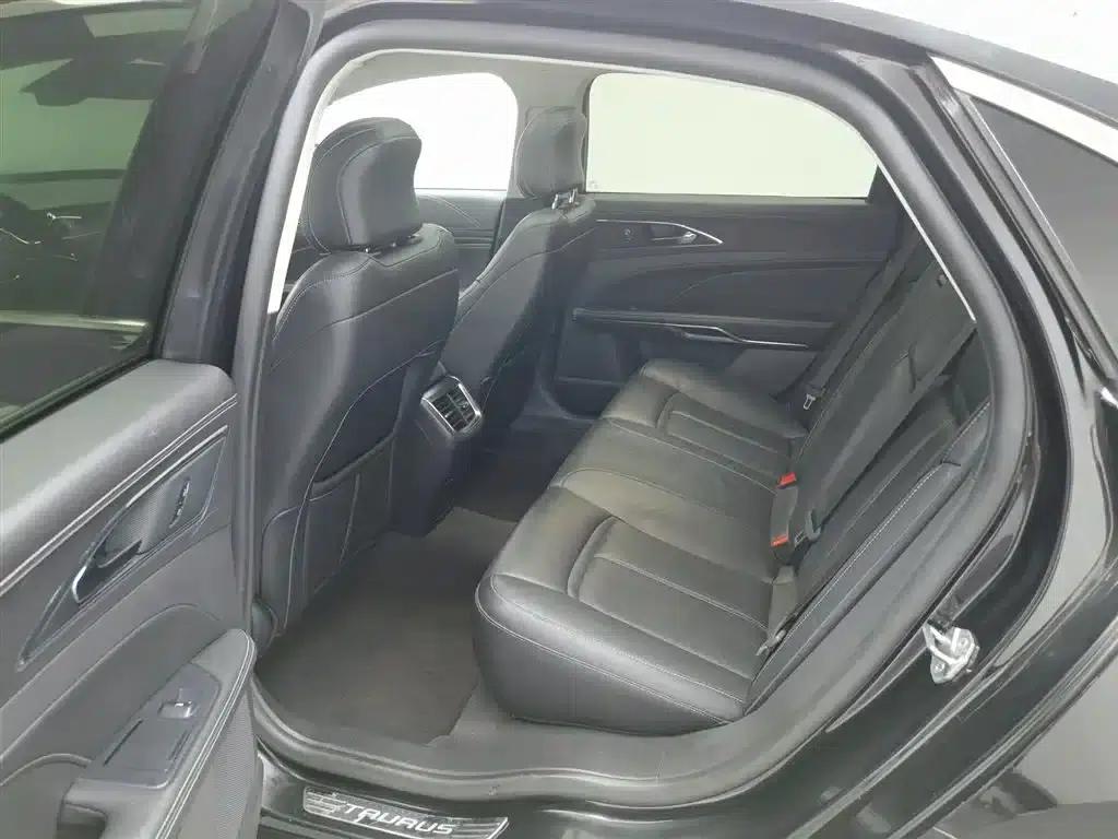 2016 Taurus EcoBoost 180 Luxury — миниатюра 15