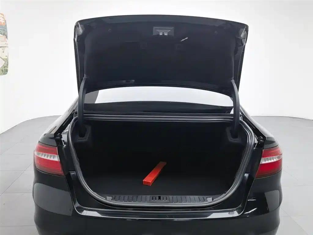2016 Taurus EcoBoost 180 Luxury — миниатюра 16