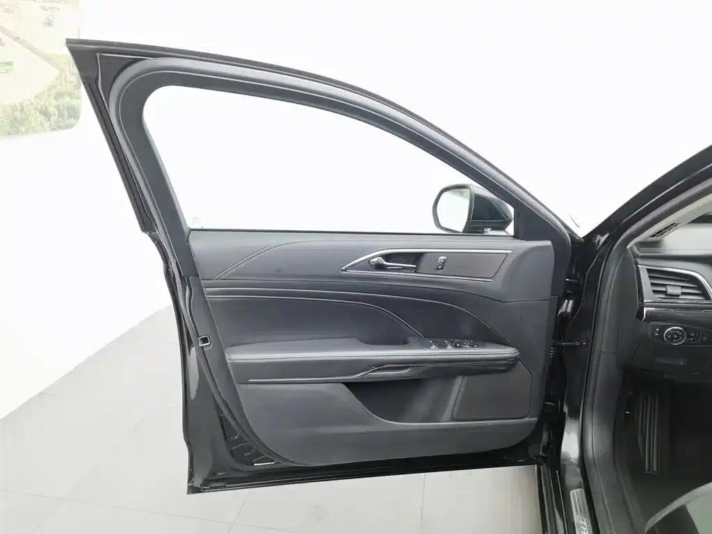 2016 Taurus EcoBoost 180 Luxury — миниатюра 8