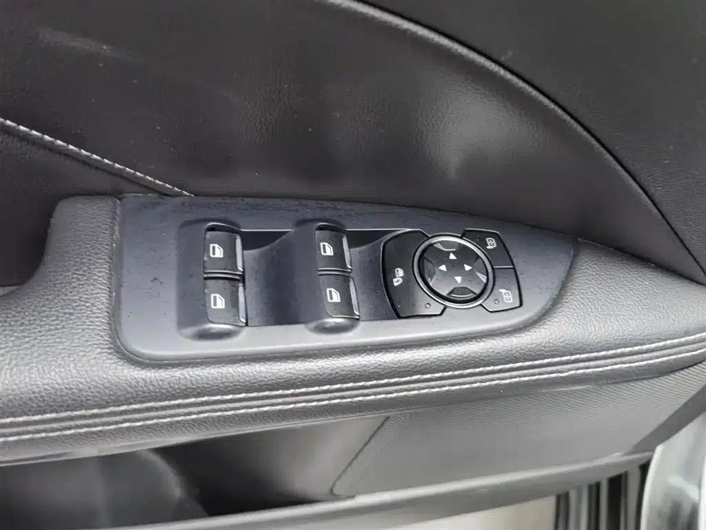 2016 Taurus EcoBoost 180 Luxury — миниатюра 9