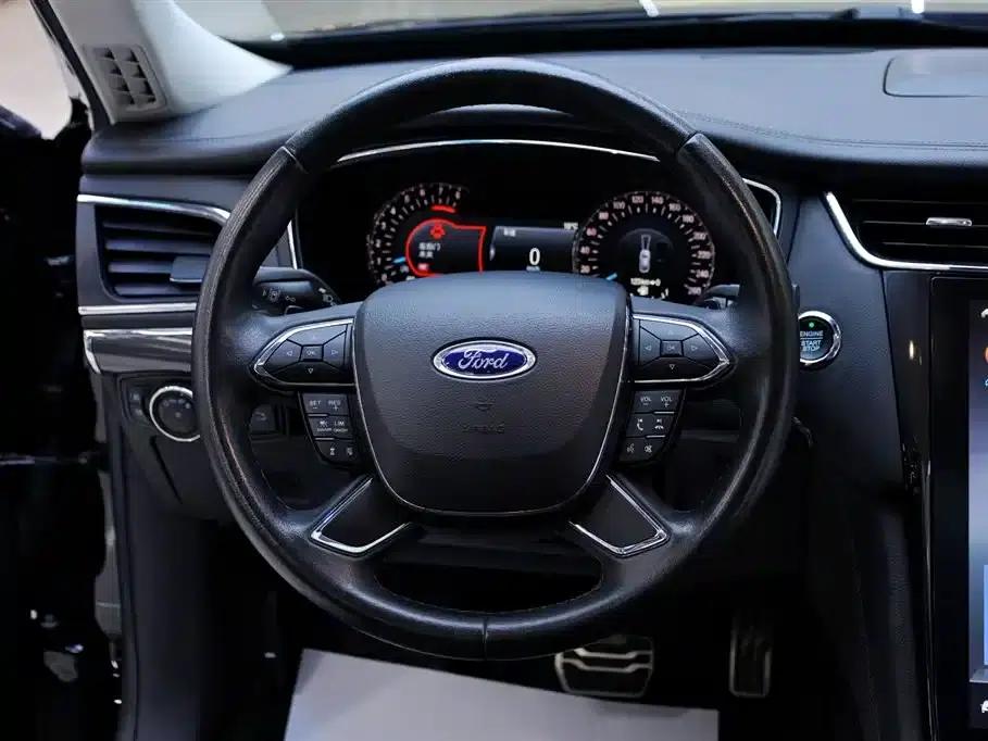 2019 Taurus EcoBoost 245 Premium Edition — миниатюра 24