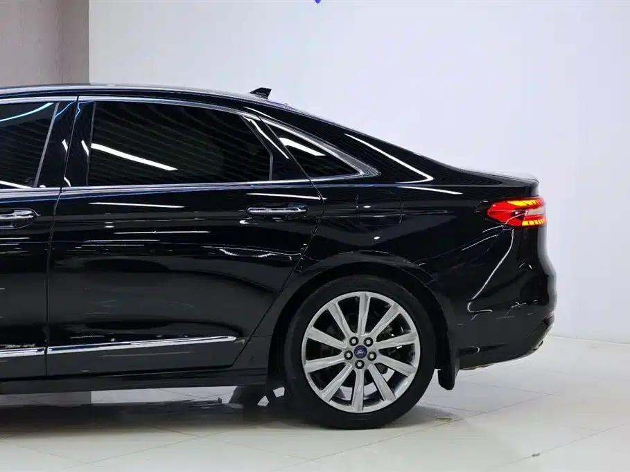 2019 Taurus EcoBoost 245 Premium Edition — миниатюра 4