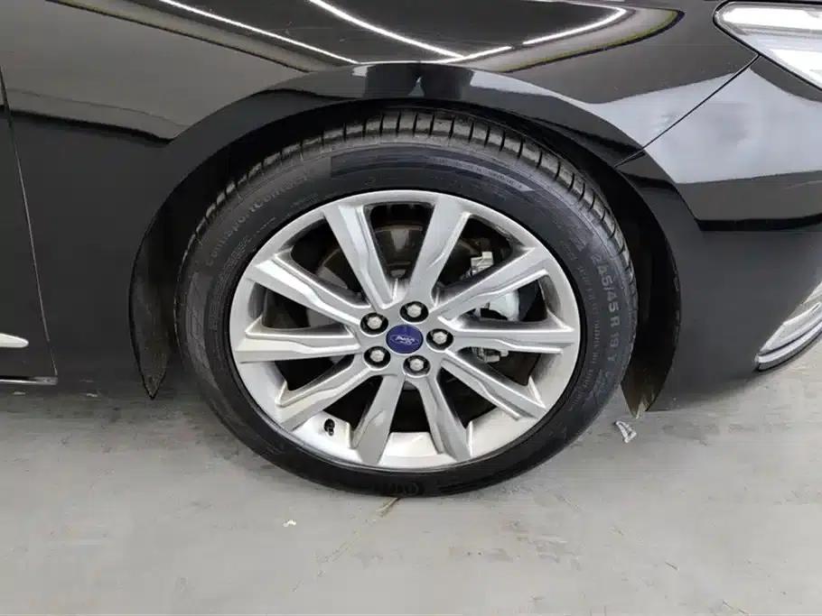 2019 Taurus EcoBoost 245 Premium Edition — миниатюра 6