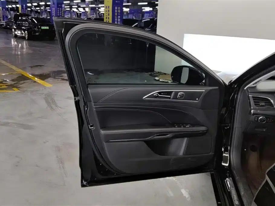 2019 Taurus EcoBoost 245 Premium Edition — миниатюра 7