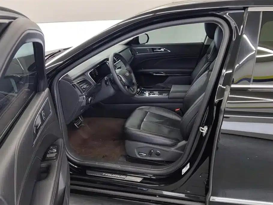 2019 Taurus EcoBoost 245 Premium Edition — миниатюра 9