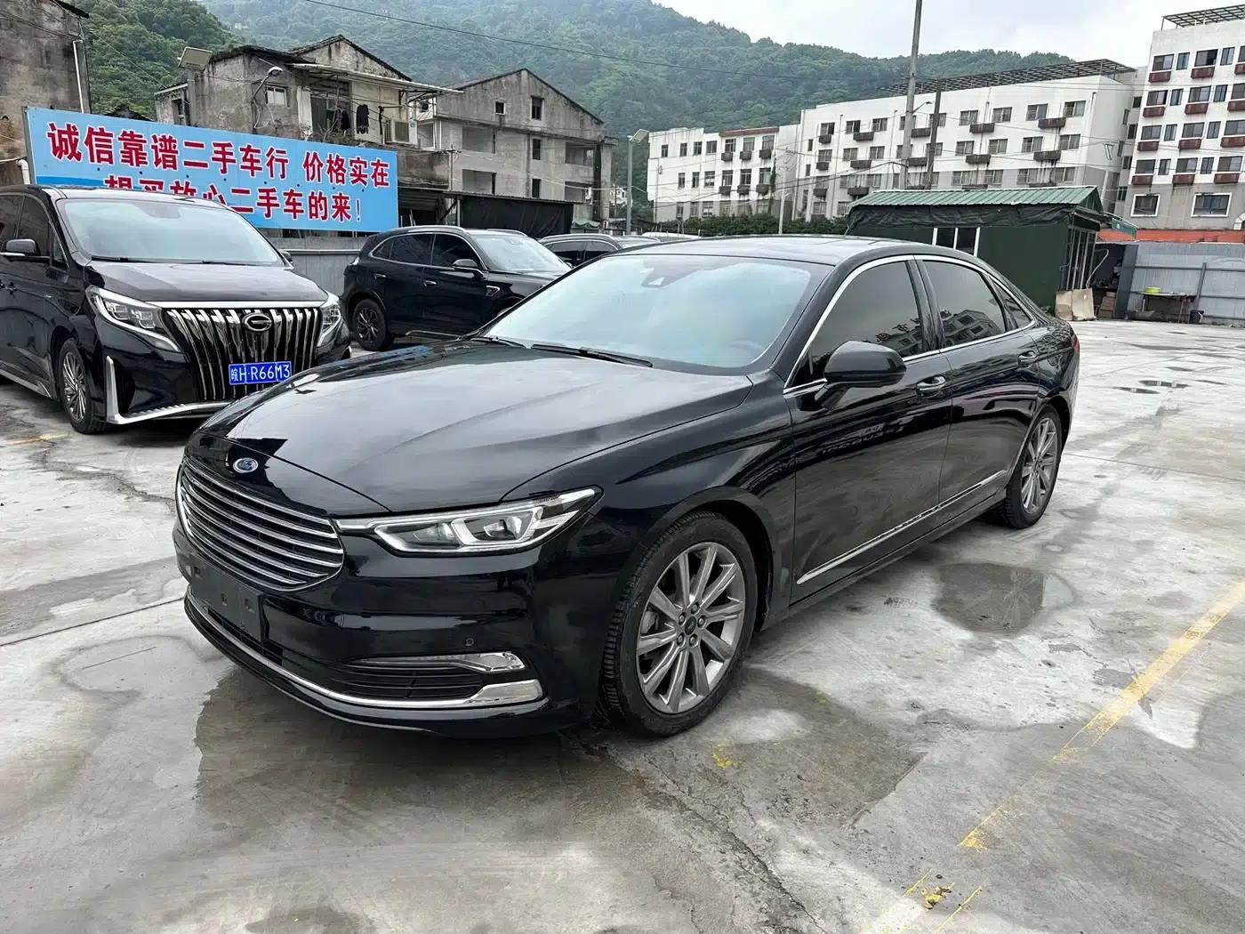 2019 Taurus EcoBoost 245 Premium Edition — миниатюра 1