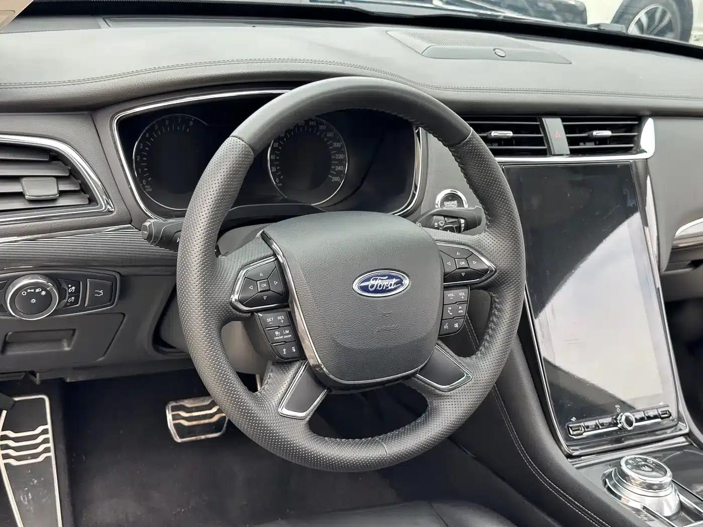 2019 Taurus EcoBoost 245 Premium Edition — миниатюра 17