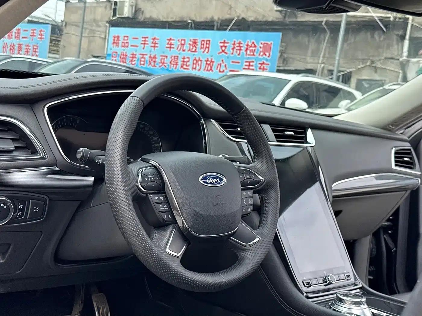 2019 Taurus EcoBoost 245 Premium Edition — миниатюра 18