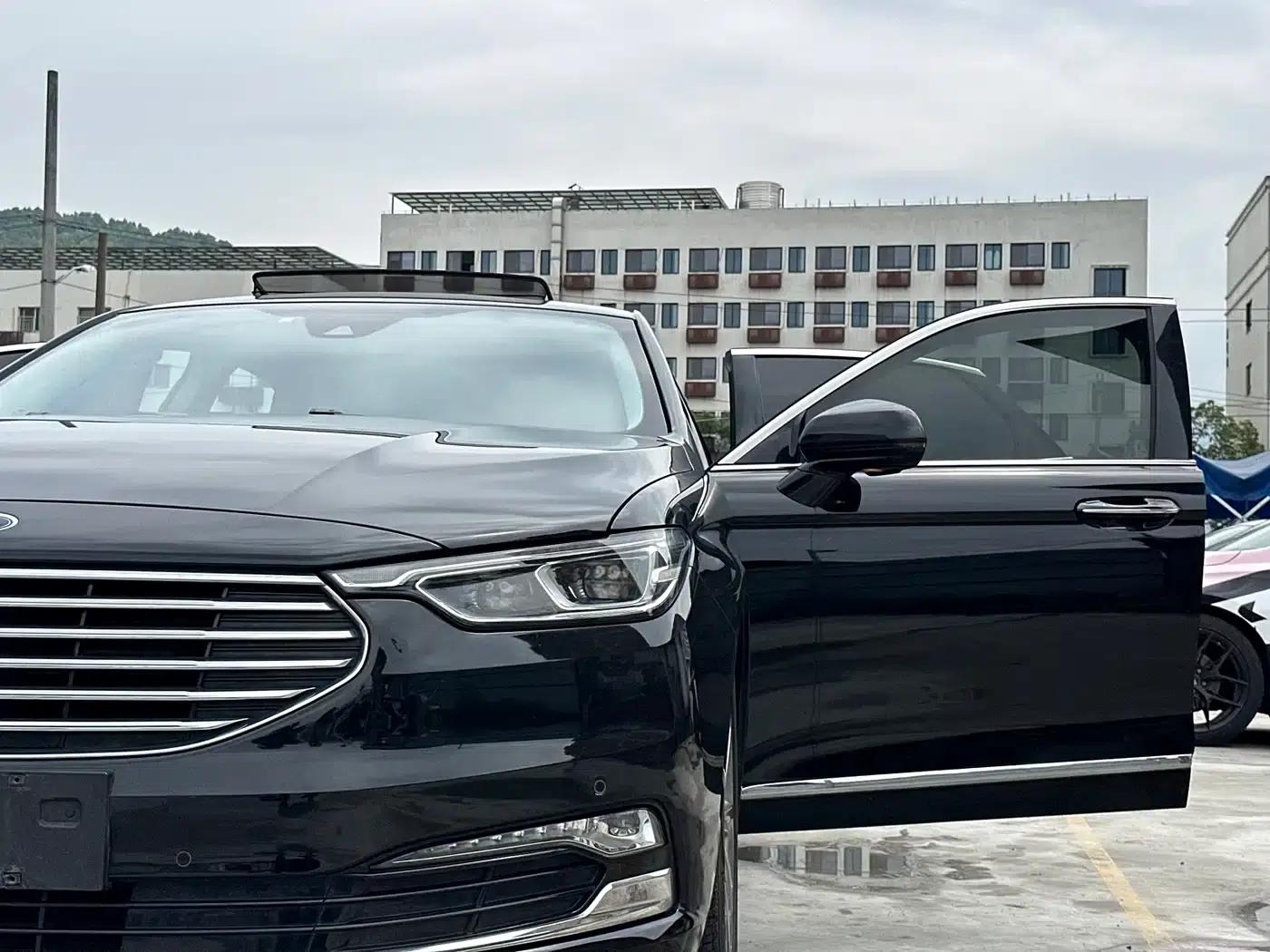 2019 Taurus EcoBoost 245 Premium Edition — миниатюра 19