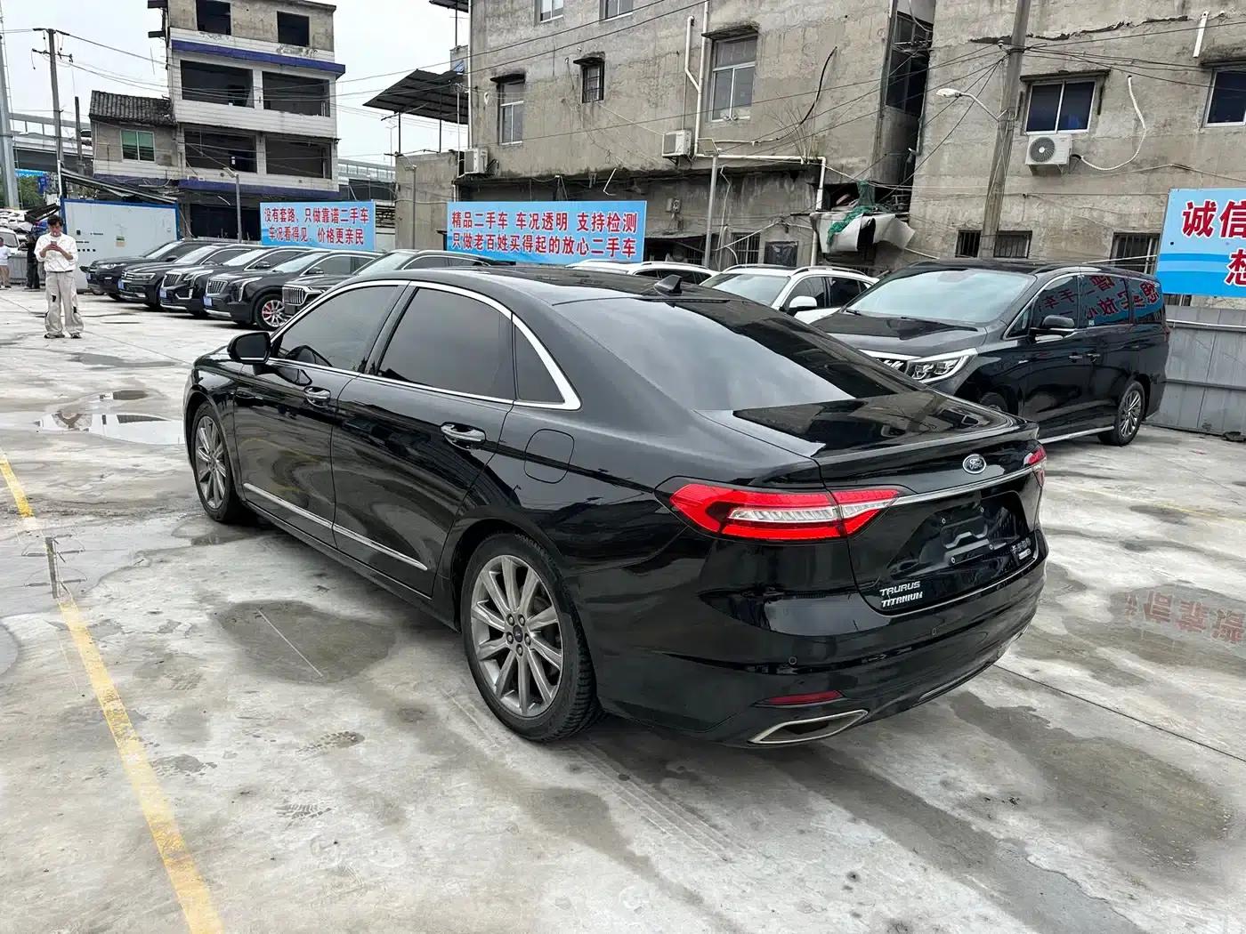 2019 Taurus EcoBoost 245 Premium Edition — миниатюра 3