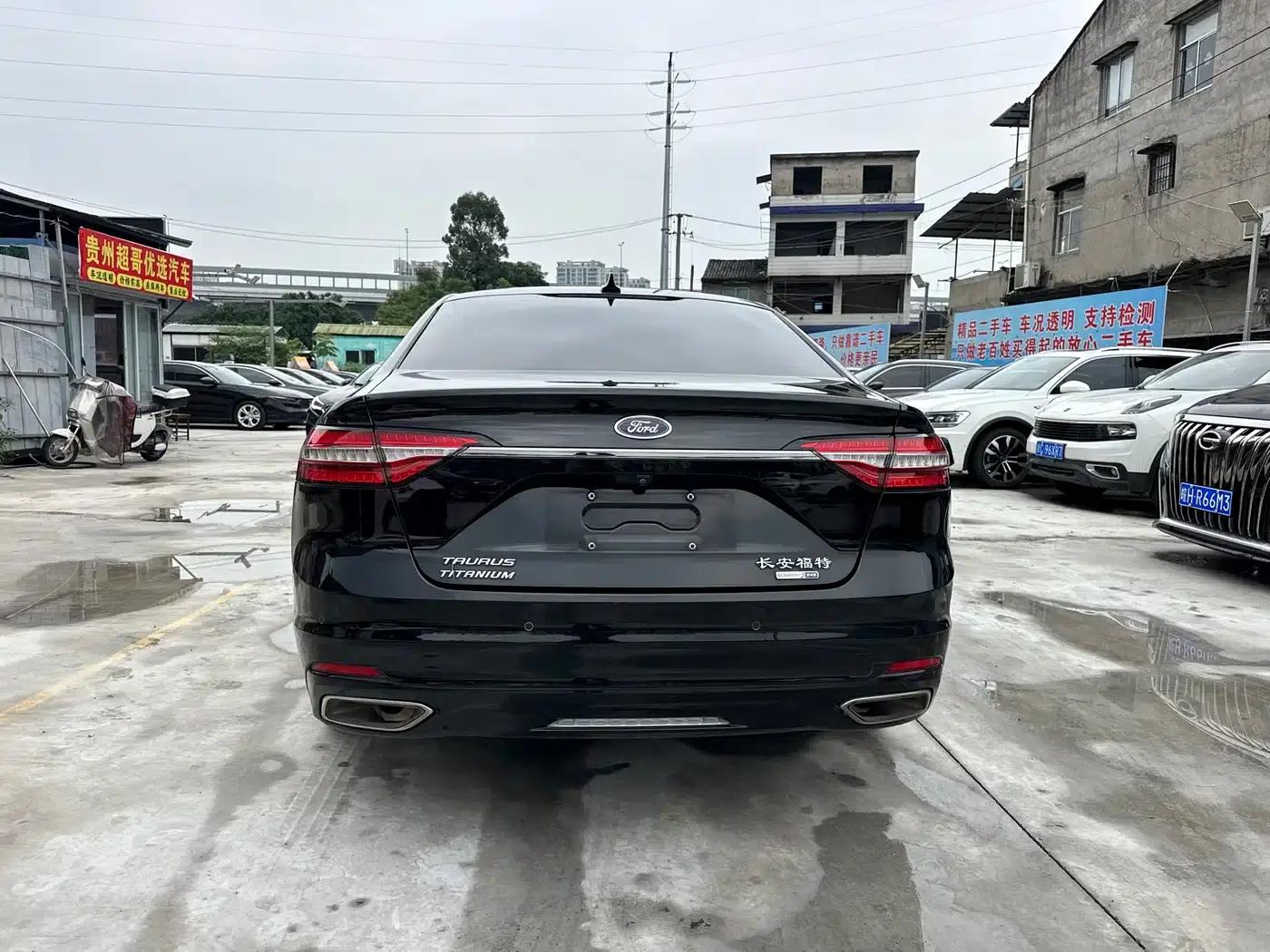 2019 Taurus EcoBoost 245 Premium Edition — миниатюра 4