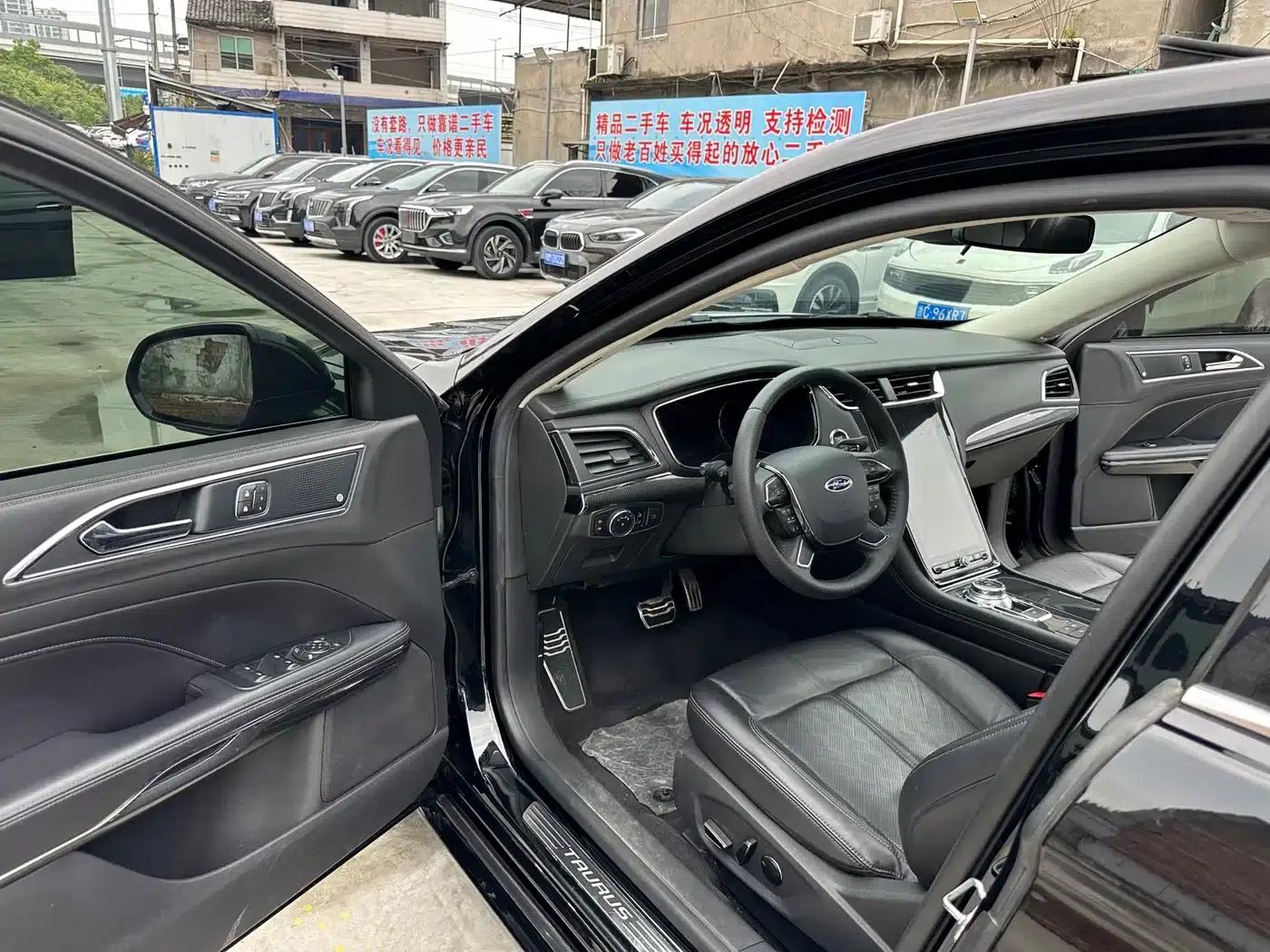 2019 Taurus EcoBoost 245 Premium Edition — миниатюра 7