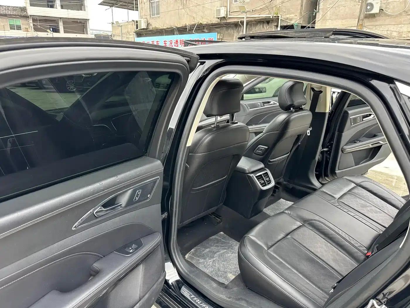 2019 Taurus EcoBoost 245 Premium Edition — миниатюра 8