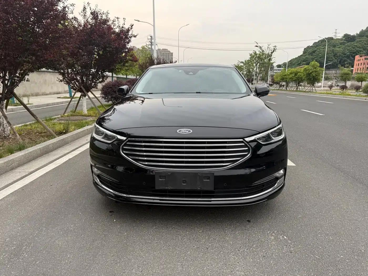 2019 Taurus EcoBoost 245 Premium Edition — миниатюра 2