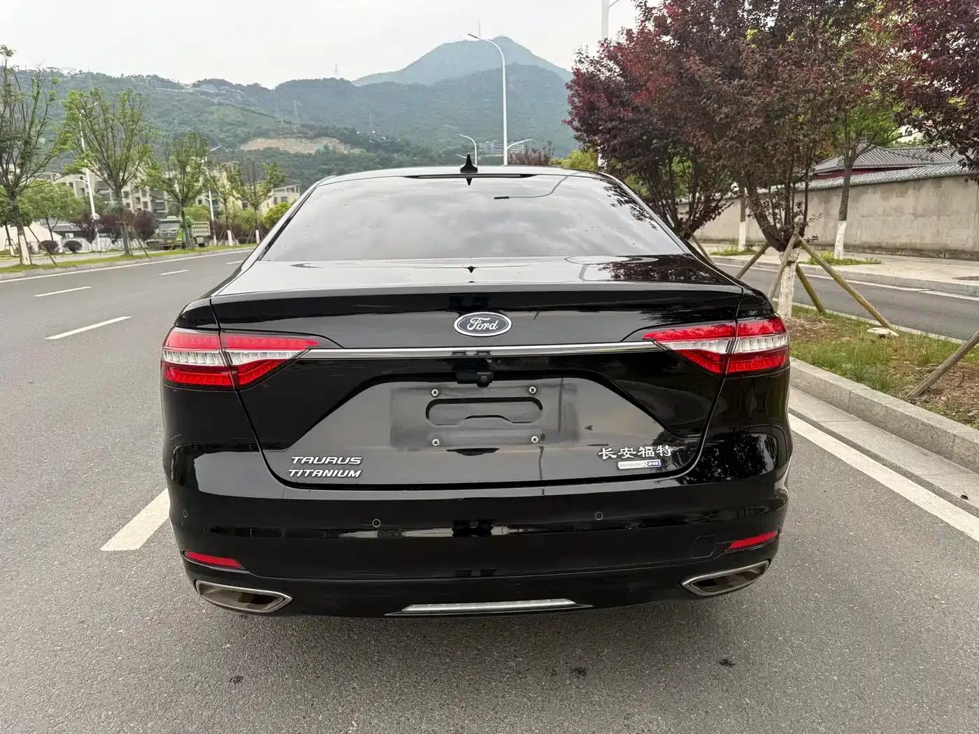 2019 Taurus EcoBoost 245 Premium Edition — миниатюра 17