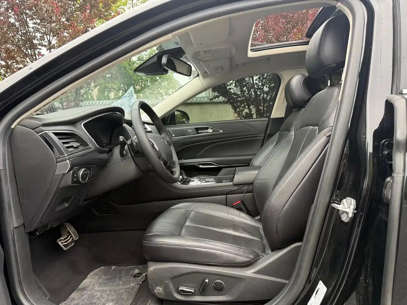 2019 Taurus EcoBoost 245 Premium Edition — миниатюра 4