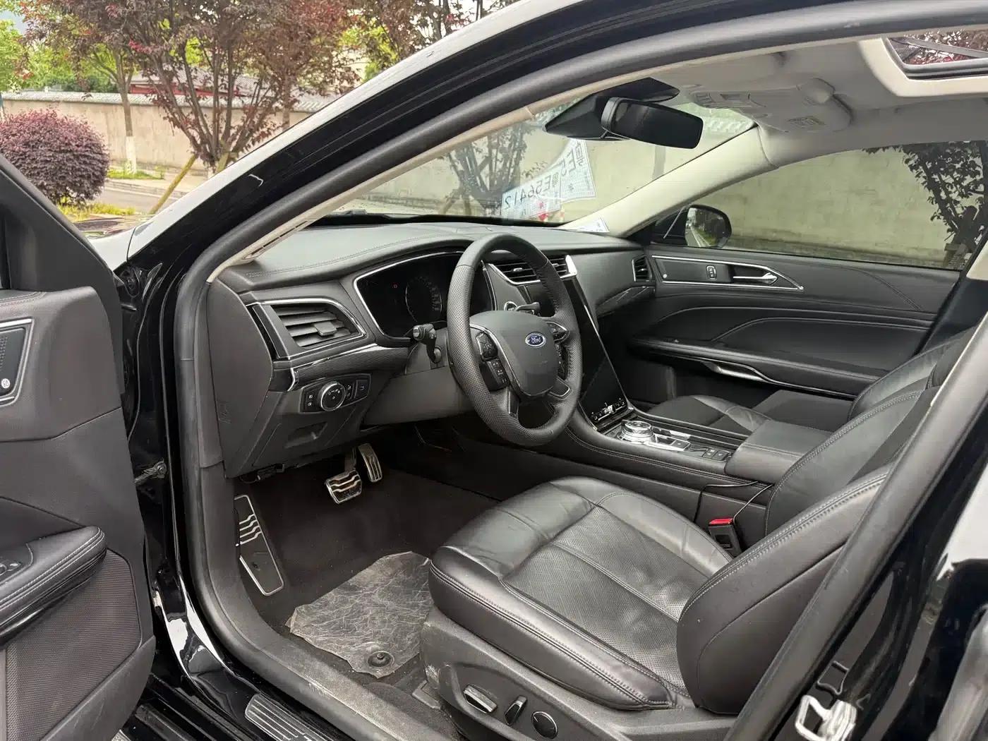 2019 Taurus EcoBoost 245 Premium Edition — миниатюра 5